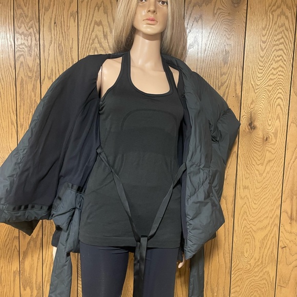 Lululemon" Enfold Wrap, Gray - Picture 8 of 16